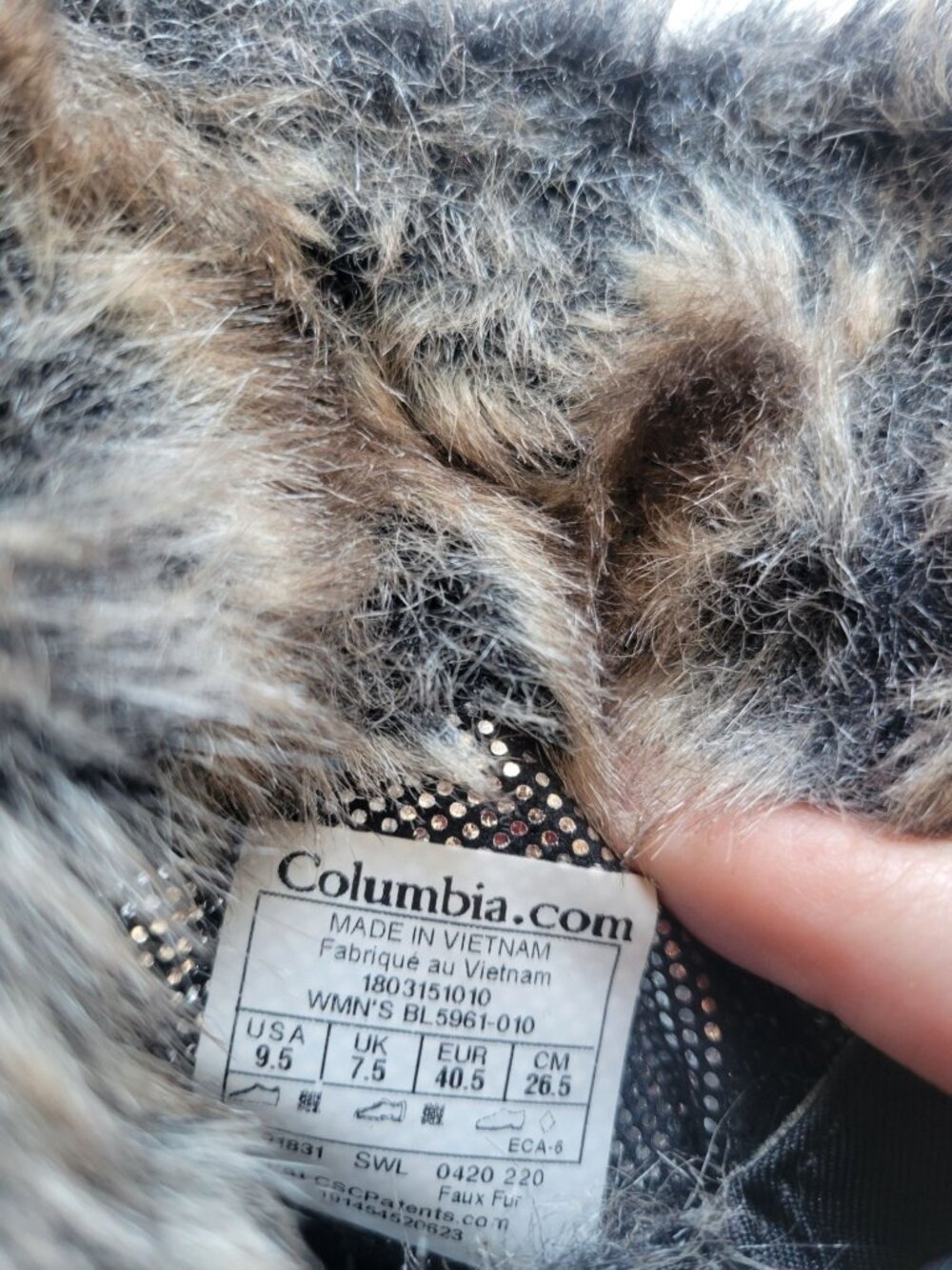 Columbia Women's Minx Shorty boots, a black quilted design Faux Fur Trim Sz 9.5 - Picture 9 of 10